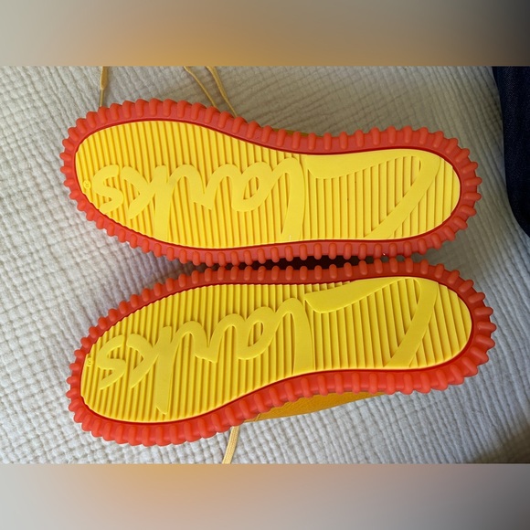 Clarks x Pokémon Torhill Explore Chukka Boot Orange Charmander US Size 8 - Picture 3 of 10